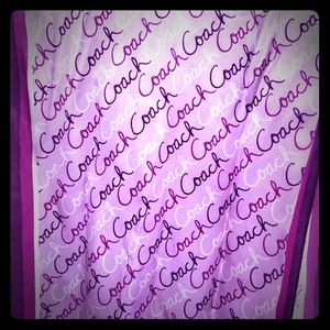 Coach signature scarf in pink